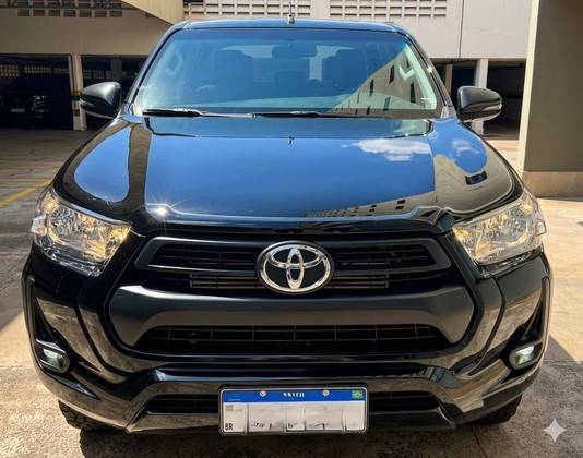 TOYOTA HILUX 2.8 D-4D TURBO DIESEL CD SR 4X4 AUTOMÁTICO TOYOTA HILUX 2.8 D-4D TURBO DIESEL CD SR 4X4 AUTOMÁTICO